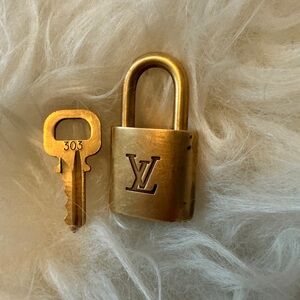 Louis Vuitton Lock and Key #303